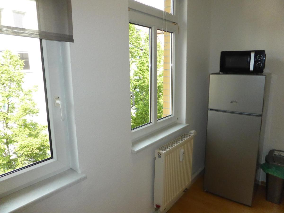 Jena City Apartment, Balkon, Sonnig, Wifi, Parkplaetze, Naehe Zentrum Bagian luar foto