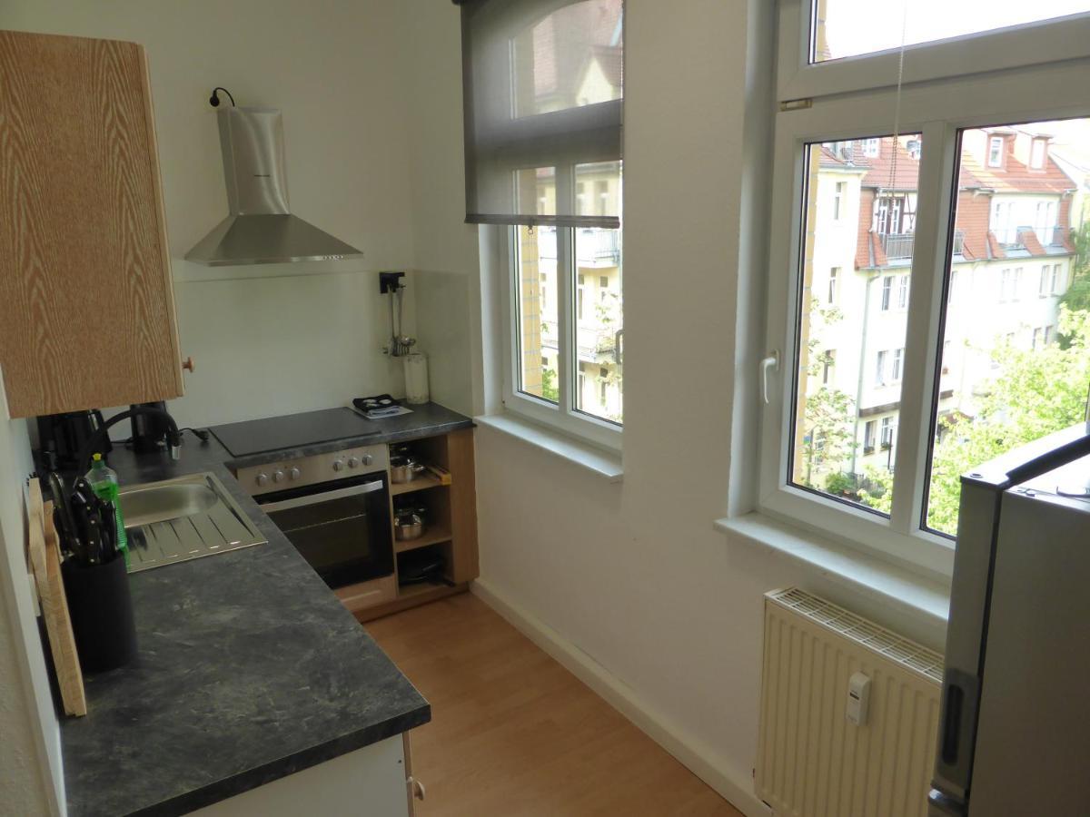 Jena City Apartment, Balkon, Sonnig, Wifi, Parkplaetze, Naehe Zentrum Bagian luar foto